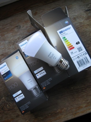 Zdjęcie oferty: 3x nowa Hue White Philips żarówka A60 E27 1100