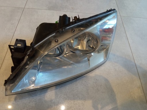 Zdjęcie oferty: Lampa lewy przód Ford Mondeo MK3 