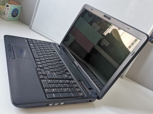 Zdjęcie oferty: Laptop Toshiba 15,6" i3 8GB RAM 120GB SSD SanDisk