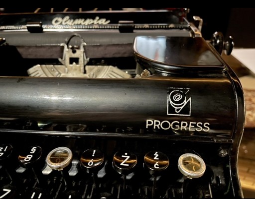 Zdjęcie oferty: Maszyna do pisania Olympia Progress
