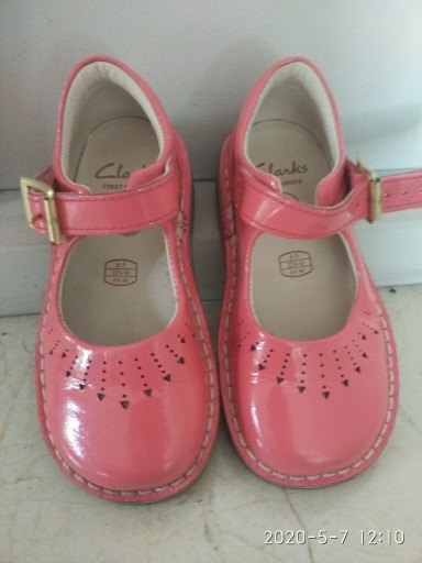 Zdjęcie oferty: Buty, buciki Clarks lakierki 22,5