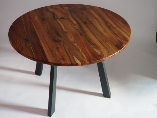 Zdjęcie oferty: Okrągły stół, orzech włoski (lite drewno)