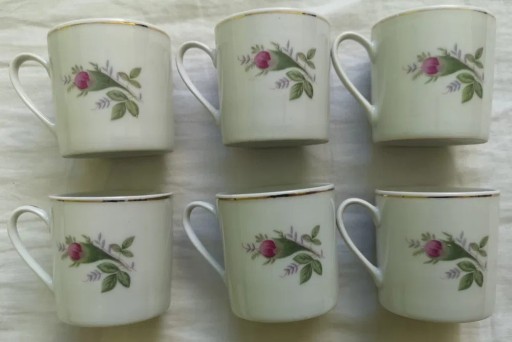 Zdjęcie oferty: 6 małych filiżanek np. do espresso porcelana - odbiór Poznań