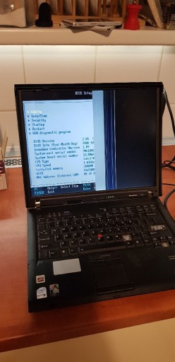 Zdjęcie oferty: Laptop ibm r60 działa ale 