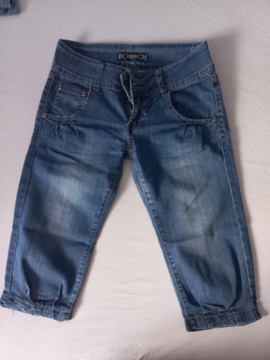 Zdjęcie oferty: Jeansowe spodnie typu rybaczki
