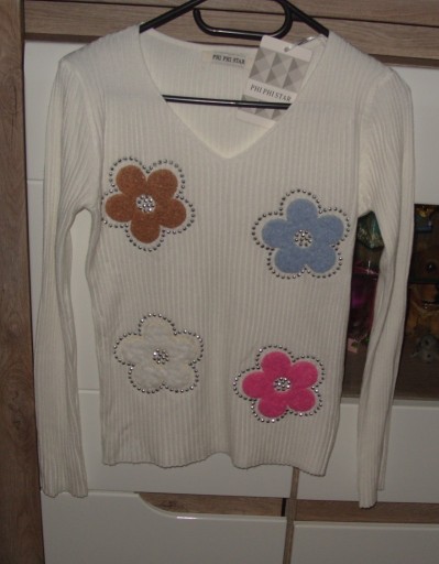 Zdjęcie oferty: PHI PHI STAR _ Sweterek _ naszywane kwiaty dżety r. M/L