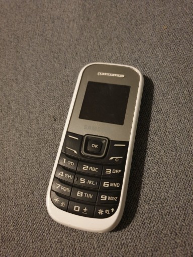 Zdjęcie oferty: Telefon Samsung E 1200