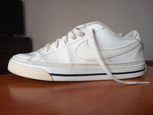 Zdjęcie oferty: Białe buty nike court legacy