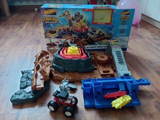 Zdjęcie oferty: Zestaw Hot Wheels Monster Truck Arena Smashers