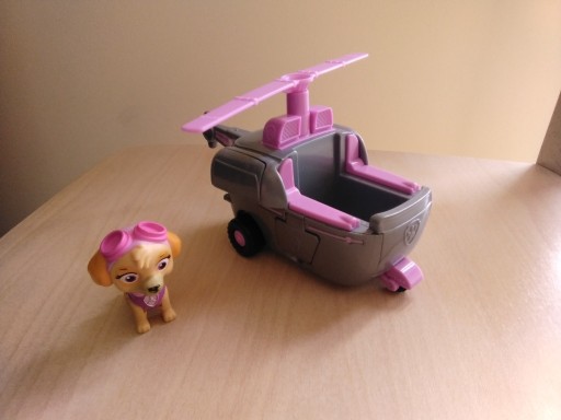 Zdjęcie oferty: Skye - Psi Patrol - figurka + pojazd