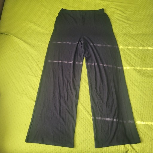 Zdjęcie oferty: Spodnie damskie Asos rozmiar 44