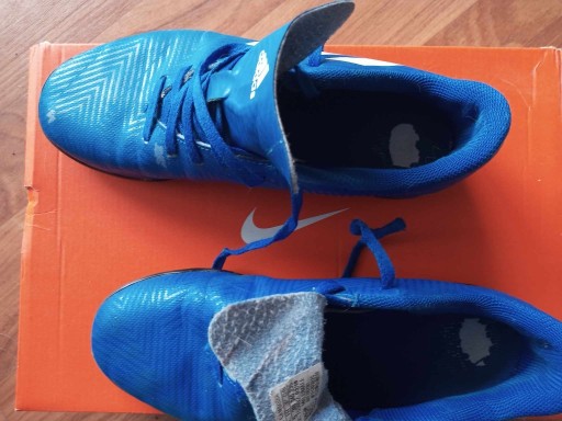 Zdjęcie oferty: Buty Adidas śnieżynki piłkarskie rozmiar 38