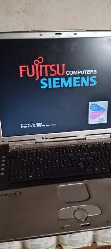 Zdjęcie oferty: Stary laptop Fujitsu Siemens 