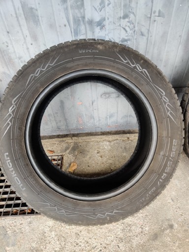 Zdjęcie oferty: Opony zimowe 235/55/17 Nokian WR a4