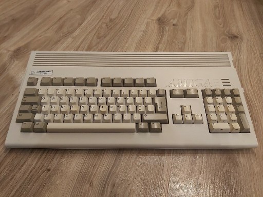 Zdjęcie oferty: Amiga 1200 sprawna