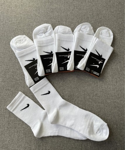 Zdjęcie oferty: Nike Wysokie Białe Skarpety 41/44(6 par)
