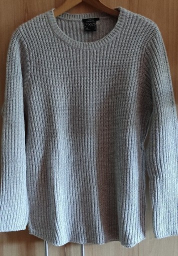 Zdjęcie oferty: Ciepły jasny sweter - rozmiar M
