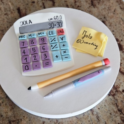 Zdjęcie oferty: Zestaw kalkulator, ołówek itd. tort ,ksiegowej