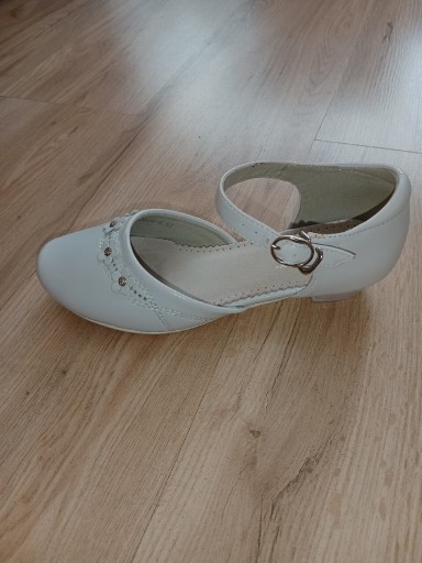 Zdjęcie oferty: Buty komunijne rozmiar 37