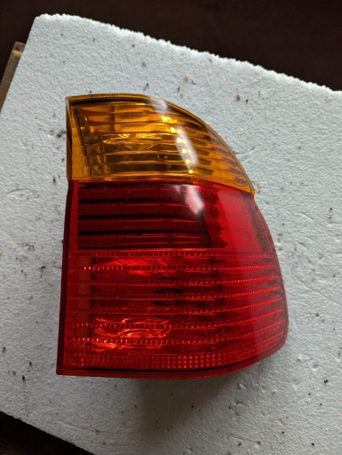 Zdjęcie oferty: BMW E39 Touring Lift Lampa Prawa Tył w błotnik 