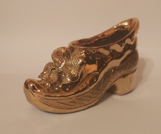 Zdjęcie oferty: Przepiękny pantofelek złocony z porcelany.XXw. 