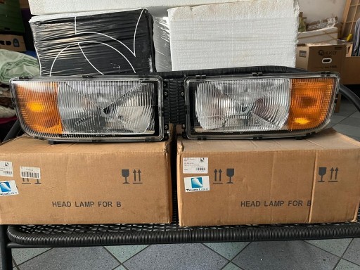 Zdjęcie oferty: Reflektor lampa prawy przód Mercedes Actros 