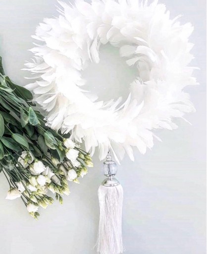 Zdjęcie oferty: Wianek dekoracyjny z piór biały chwost 