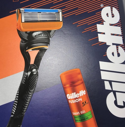 Zdjęcie oferty: maszynka do golenia + żel Gillette PRECISE/FUSION
