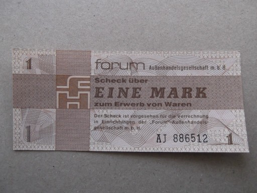 Zdjęcie oferty: Niemcy NRD 1 marka 1979 ser.AJ "forum"  UNC