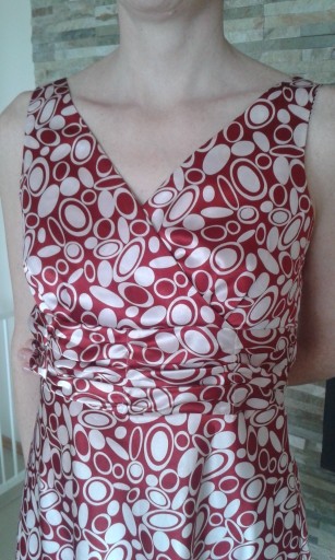 Zdjęcie oferty: Sukienka czerwono-biała w koła rozmiar 40