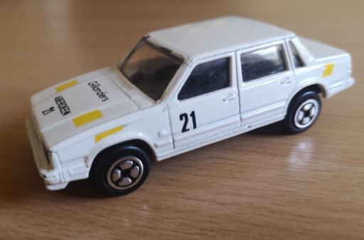 Zdjęcie oferty: Volvo 740 760 Gillanders 1:64 Corgi lata 80-te PRL