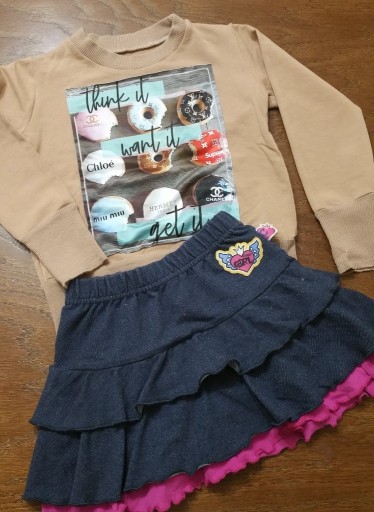 Zdjęcie oferty: Zestaw dla dziewczynki (spódnica, bluza) r.104/110