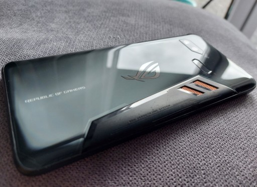 Zdjęcie oferty: Asus rog phone ZS600KL 8/128 GB 