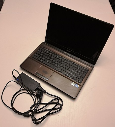 Zdjęcie oferty: Laptop ASUS I3 3GB 15,6` Win7 Office 2010