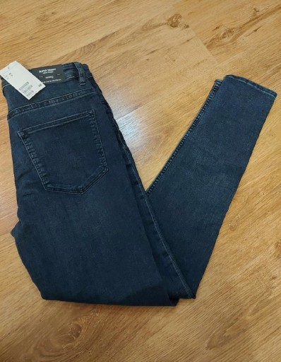 Zdjęcie oferty: Spodnie jeansowe