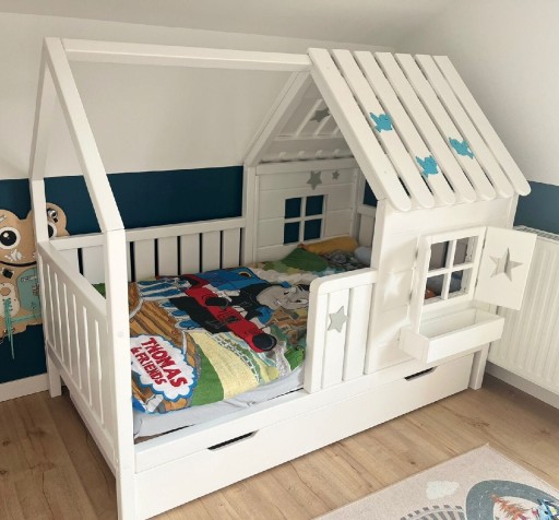 Zdjęcie oferty: Łóżeczko drewniane domek dla dzieci łóżko 80x160