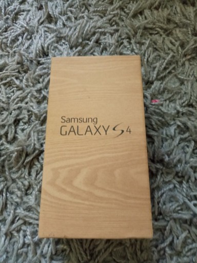 Zdjęcie oferty: PUDEŁKO GALAXY  S4 PLUS EO-HS3303  NA SŁUCHAWKI 