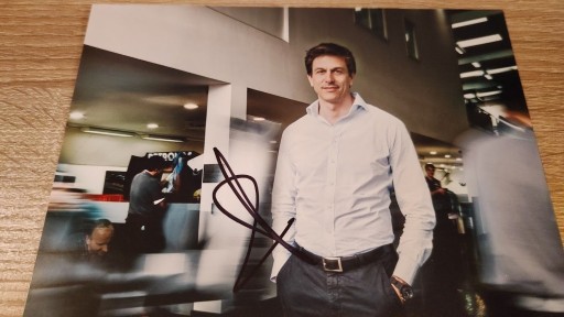 Zdjęcie oferty: Zdjęcie Toto Wolffa z autografem podpisem F1 