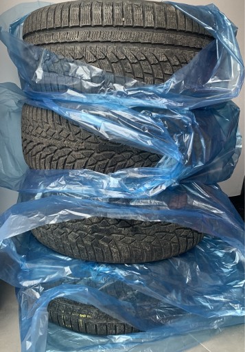 Zdjęcie oferty: Komplet opon zimowych NOKIAN 225/45R18 i 225/50R18