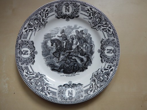 Zdjęcie oferty: Śliczny talerz z porcelany, sygnowany, NAPOLEON