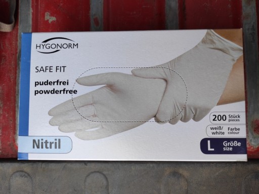 Zdjęcie oferty: Rękawiczki nitrylowe bezpudrowe białe 200 sztuk L
