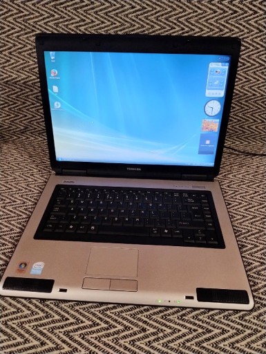 Zdjęcie oferty: Toshiba Satellite L40 retro laptop Windows Vista