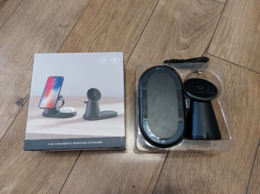 Zdjęcie oferty: Indukcyjna ładowarka 3w1 iPhone Airpods Apple