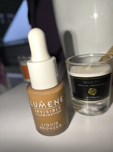 Zdjęcie oferty: Lumene invisible illumination liquid bronzer 