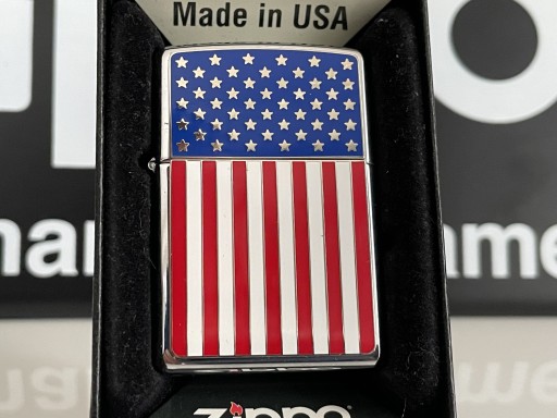Zdjęcie oferty: Zapalniczka Zippo 2005 USA Flag Emblem NOWA