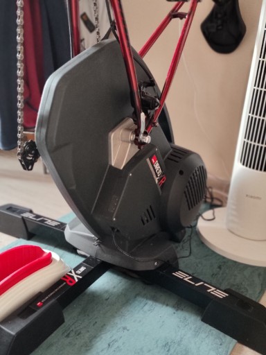 Zdjęcie oferty: Trenażer rowerowy Elite Direto XR