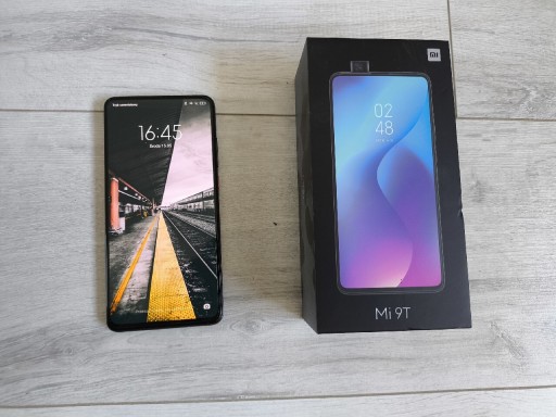 Zdjęcie oferty: Xiaomi Mi 9T 6/64GB carbon 