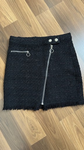 Zdjęcie oferty: Spódnica mini z błyszczącą nicią Sinsay rozmiar XS