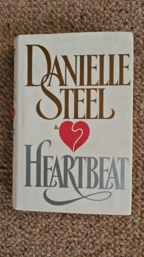 Zdjęcie oferty: Książka Danielle Steel "Heartbeat" anglojęzyczna
