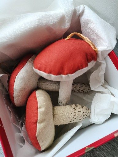 Zdjęcie oferty: Zestaw 3 lnianych grzybów na choinkę, świąteczne.